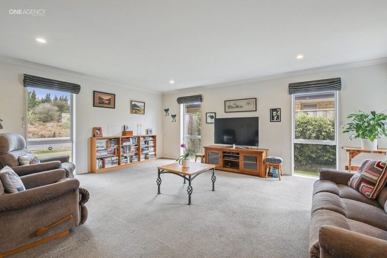 Photo of property in 12 Hakatere Road, Pegasus, 7612