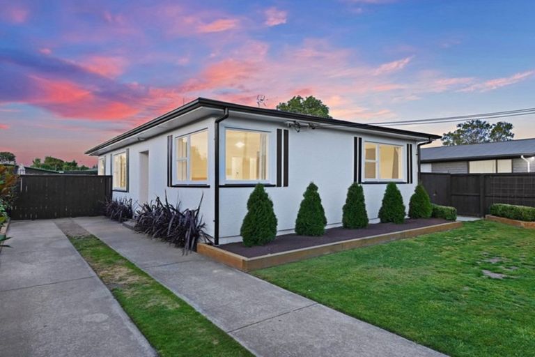 Photo of property in 1/103 Prestons Road, Redwood, Christchurch, 8051