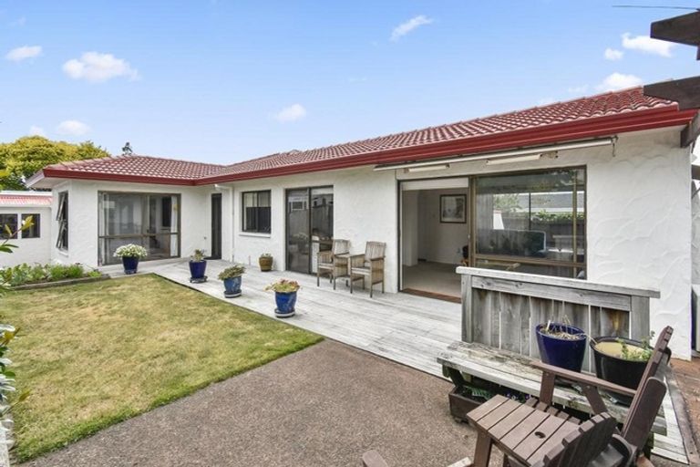 Photo of property in 2/28 Gills Avenue, Papakura, 2110