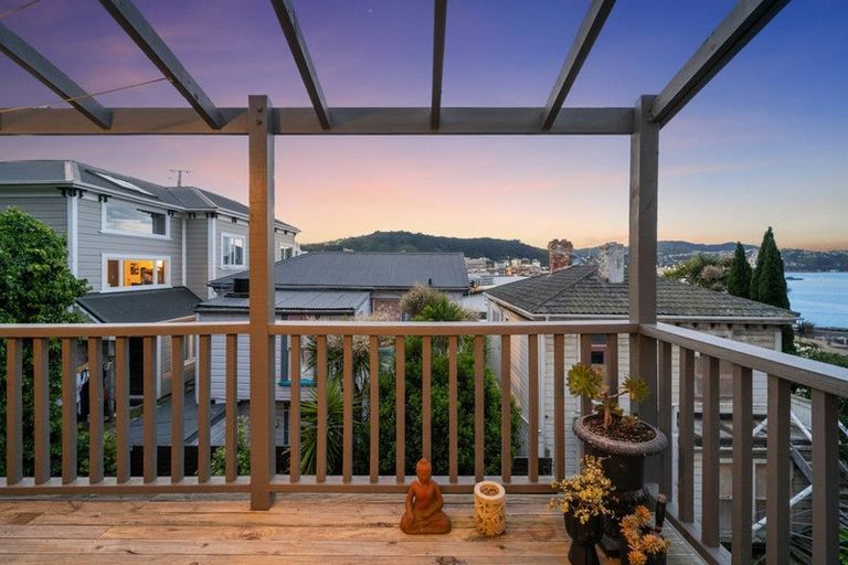 Photo of property in 15 Mcfarlane Street, Mount Victoria, Wellington, 6011