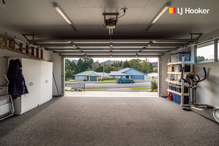 Photo of property in 38 Grandvista Drive, Green Island, Dunedin, 9018