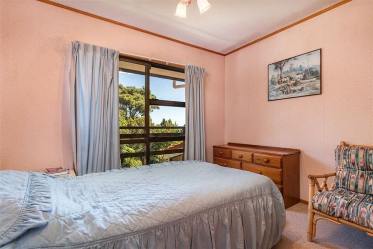 Photo of property in 1010 Scenic Drive North, Swanson, Auckland, 0816