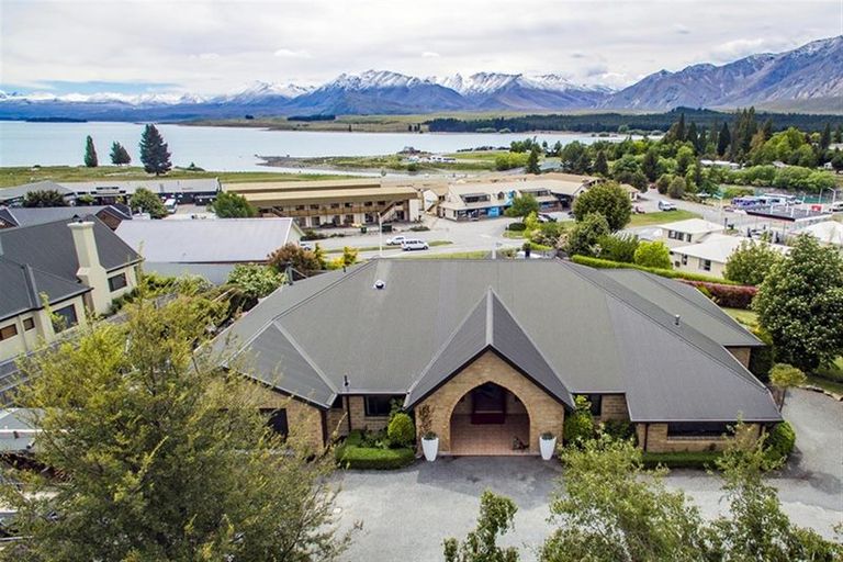 Photo of property in 24 Aorangi Crescent, Lake Tekapo, 7999
