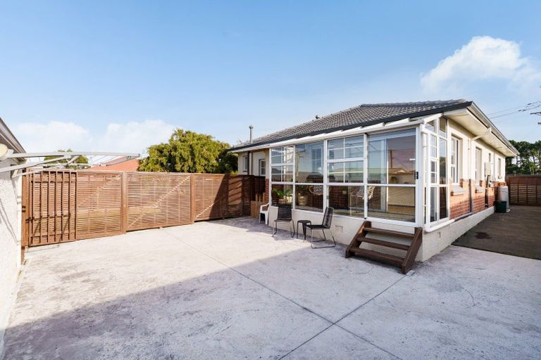 Photo of property in 27 Isadore Road, Saint Clair, Dunedin, 9012