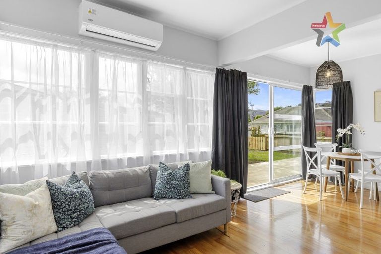 Photo of property in 16 Purser Grove, Fairfield, Lower Hutt, 5011