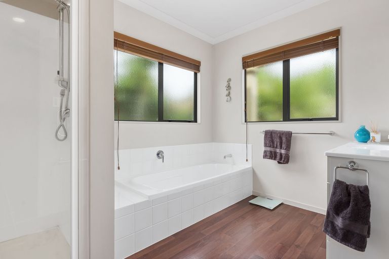 Photo of property in 90 Rowesdale Drive, Ohauiti, Tauranga, 3112