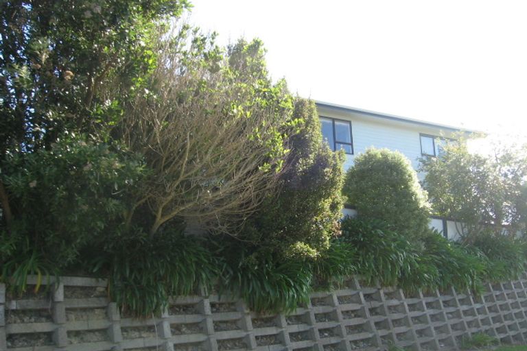 Photo of property in 28b James Cook Drive, Whitby, Porirua, 5024
