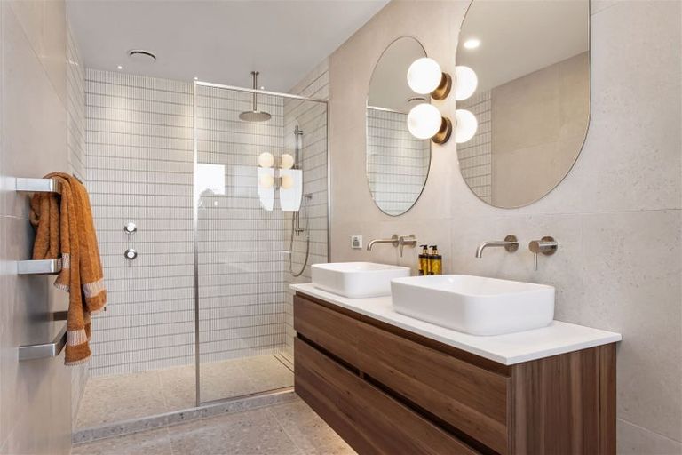 Photo of property in 99a Fendalton Road, Fendalton, Christchurch, 8014