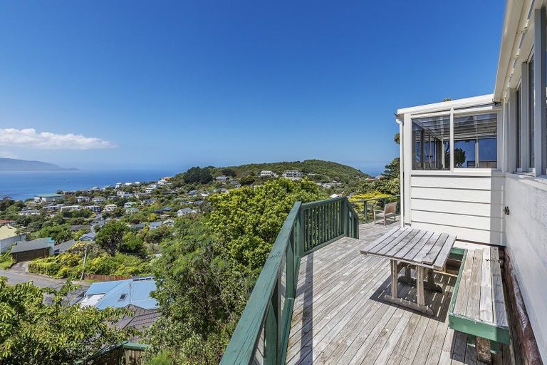 Photo of property in 52 Frobisher Street, Island Bay, Wellington, 6023