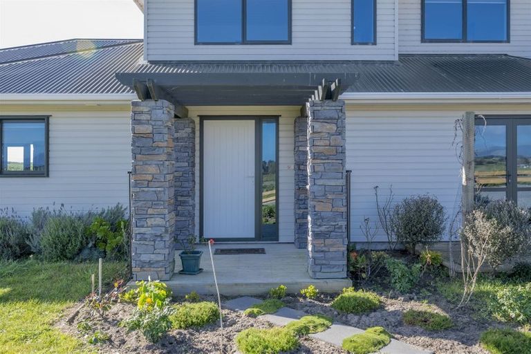 Photo of property in 100 Harakeke Road, Te Horo, Otaki, 5581