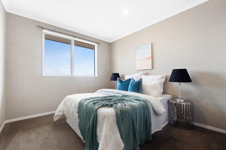 Photo of property in 148a Aviemore Drive, Highland Park, Auckland, 2010