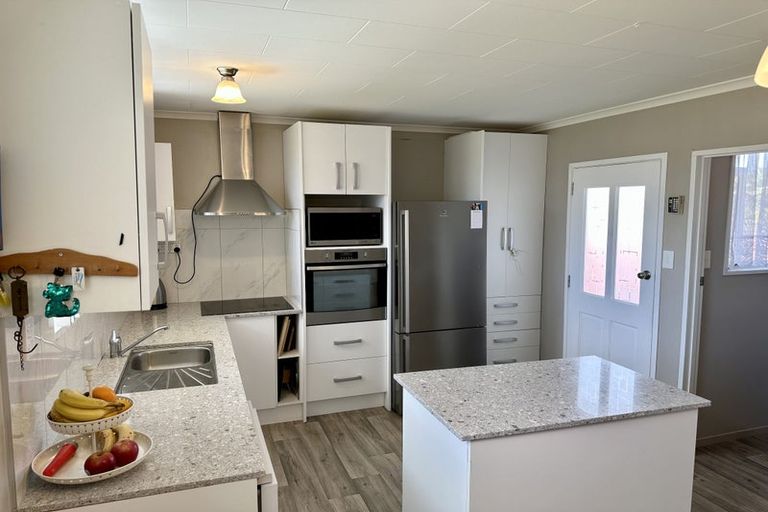 Photo of property in 20 Tawhara Place, Edgecumbe, 3120