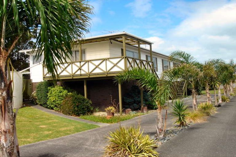 Photo of property in 1/23 Rawhiti Road, Manly, Whangaparaoa, 0930