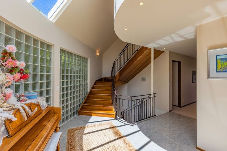 Photo of property in 1/3 Portal Place, Murrays Bay, Auckland, 0630