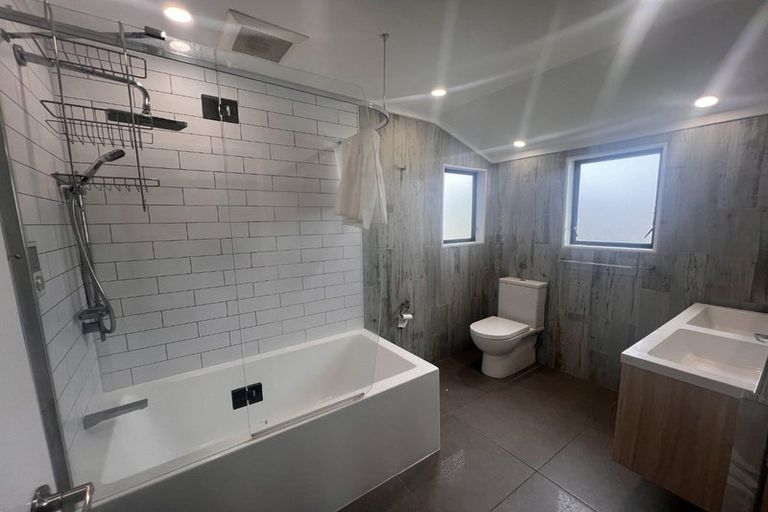 Photo of property in 17 Jasmine Grove, Maungaraki, Lower Hutt, 5010