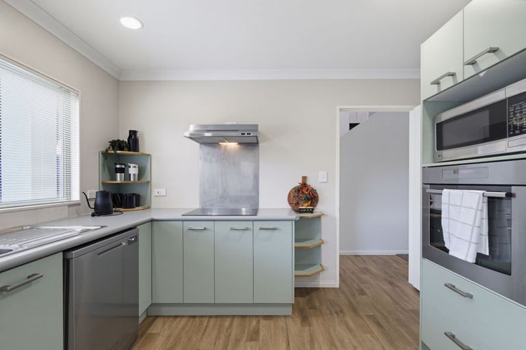 Photo of property in 6 Chadlington Avenue, Henderson, Auckland, 0612