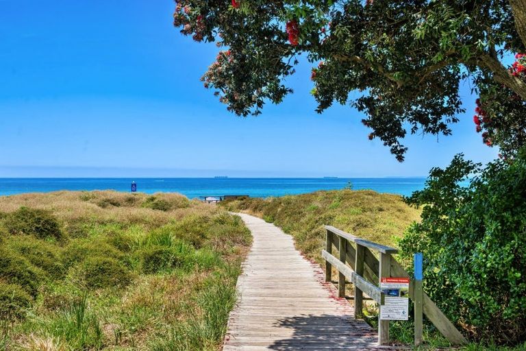 Photo of property in 302/136 Marine Parade, Mount Maunganui, 3116
