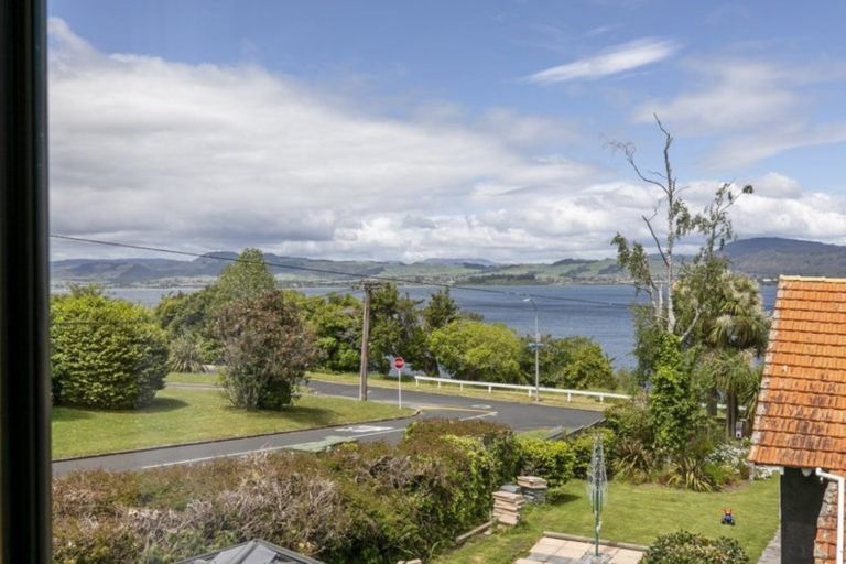 Photo of property in 2 Grand Vue Road, Kawaha Point, Rotorua, 3010