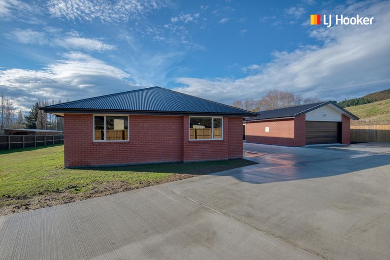 Photo of property in 23 Mallard Drive, Waihola, Outram, 9073