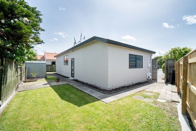 Photo of property in 45 Dalfield Place, Highbury, Palmerston North, 4412