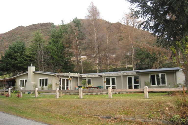 Photo of property in 12 Surrey Street, Arrowtown, 9302