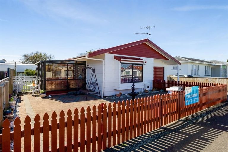 Photo of property in 4 Surrey Street, Hawera, 4610