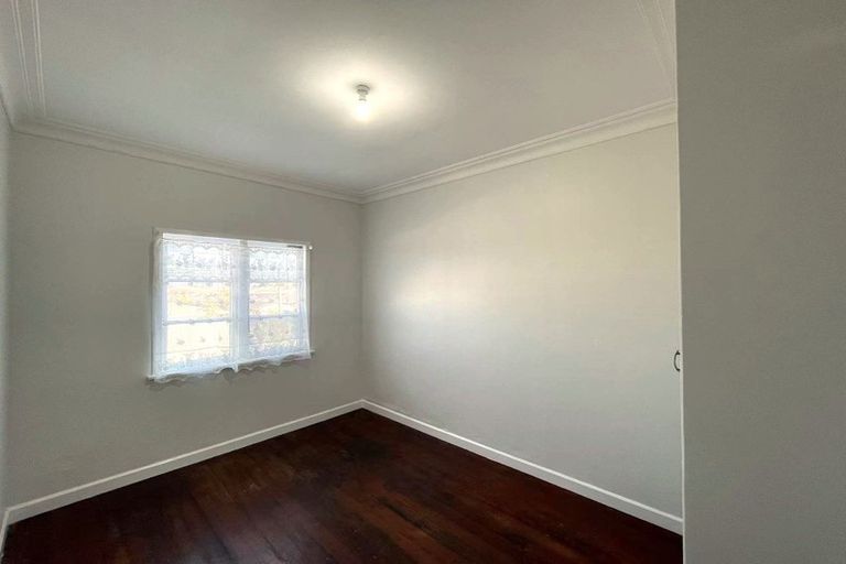 Photo of property in 3 Hayr Road, Three Kings, Auckland, 1042
