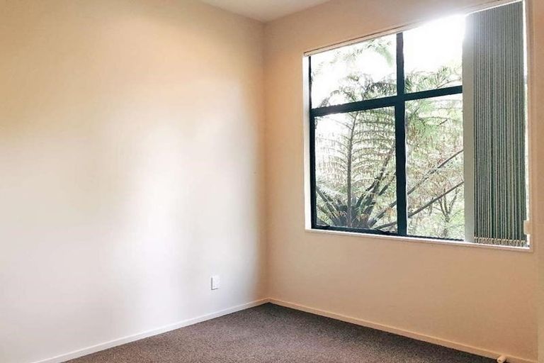 Photo of property in 35 Park Road, Titirangi, Auckland, 0604