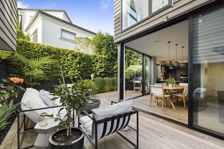 Photo of property in 2b Arthur Crescent, Hauraki, Auckland, 0622