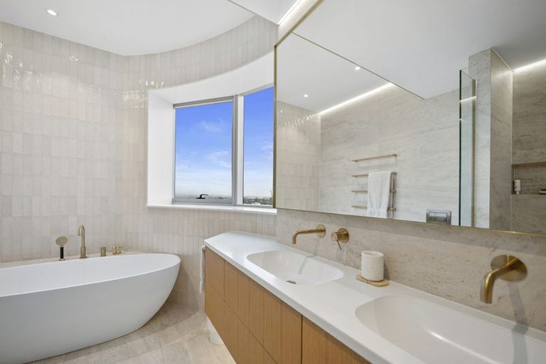 Photo of property in Shangri La Apartments, 6/97 Jervois Road, Herne Bay, Auckland, 1011