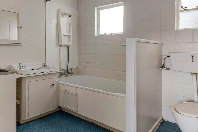 Photo of property in 102 Martin Street, Wallaceville, Upper Hutt, 5018