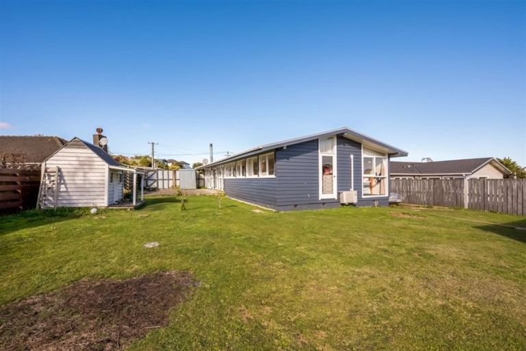 Photo of property in 3 Wilson Grove, Normandale, Lower Hutt, 5010