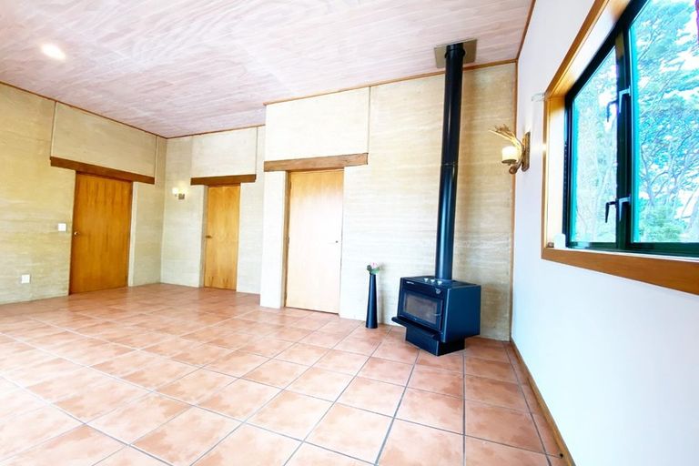 Photo of property in 12 Kukupa Road, Sunnyvale, Auckland, 0612