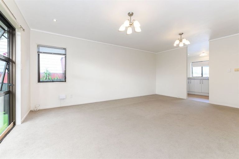 Photo of property in 2/38 Leo Street, Glen Eden, Auckland, 0602