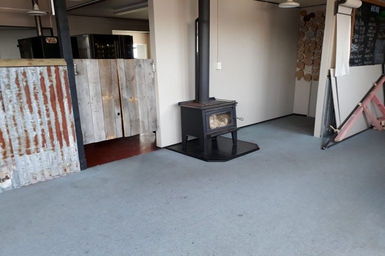 Photo of property in 2383 State Highway 2, Waipukurau, 4200