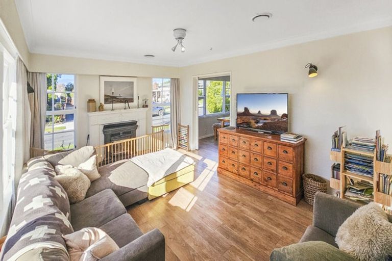 Photo of property in 8 James Cook Street, Havelock North, 4130