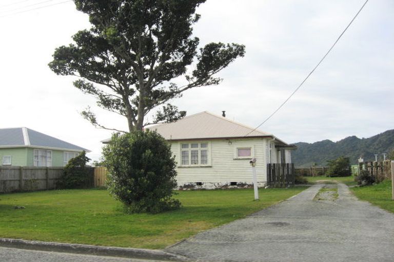 Photo of property in 5 Collins Street, Blaketown, Greymouth, 7805