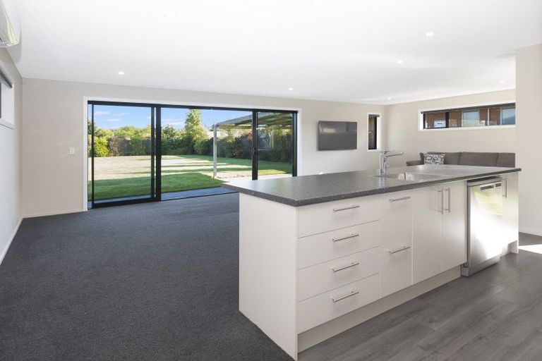 Photo of property in 60 Luxembourg Crescent, Halswell, Christchurch, 8025