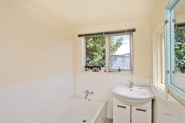 Photo of property in 3 Morton Street, Tuatapere, 9620