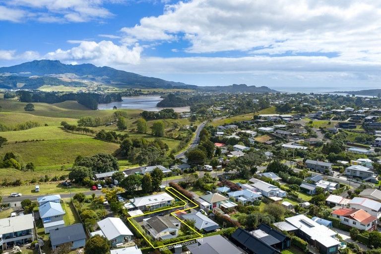 Photo of property in 21c Lorenzen Bay Road, Raglan, 3225