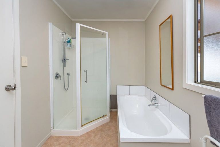 Photo of property in 68a Pembroke Street, Carterton, 5713