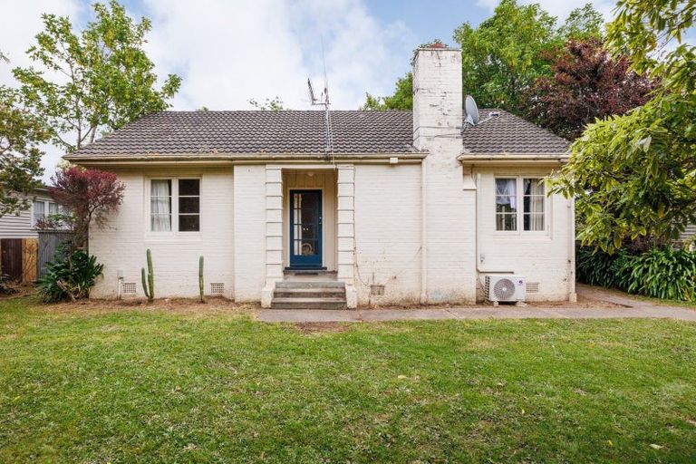 Photo of property in 9 Anderson Street, Hokowhitu, Palmerston North, 4410