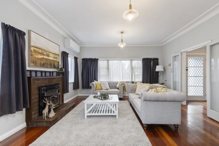 Photo of property in 41 Kitchener Road, Waiuku, 2123