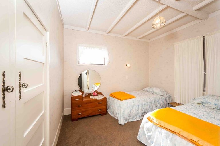 Photo of property in 190 Boord Crescent, Kumeu, 0891