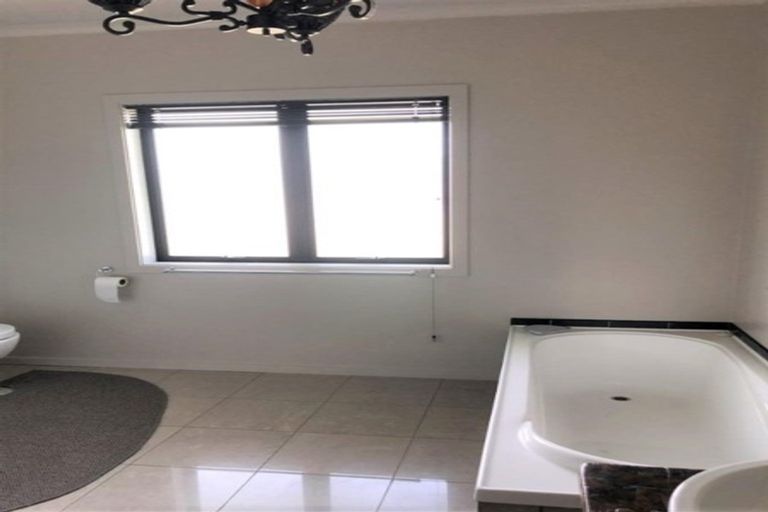 Photo of property in 8 Kilsby Place, Levin, 5510