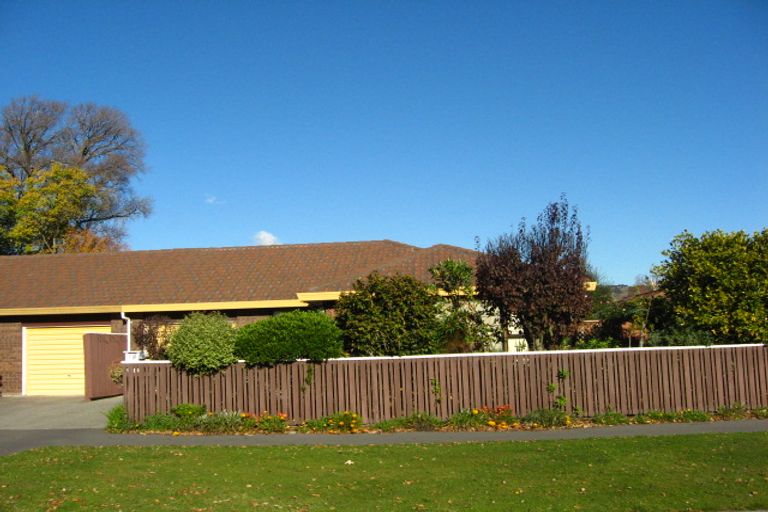 Photo of property in 1/1 Hurunui Street, Cracroft, Christchurch, 8025