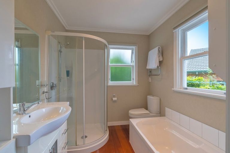Photo of property in 2 Kohekohe Road, Waikanae, 5036