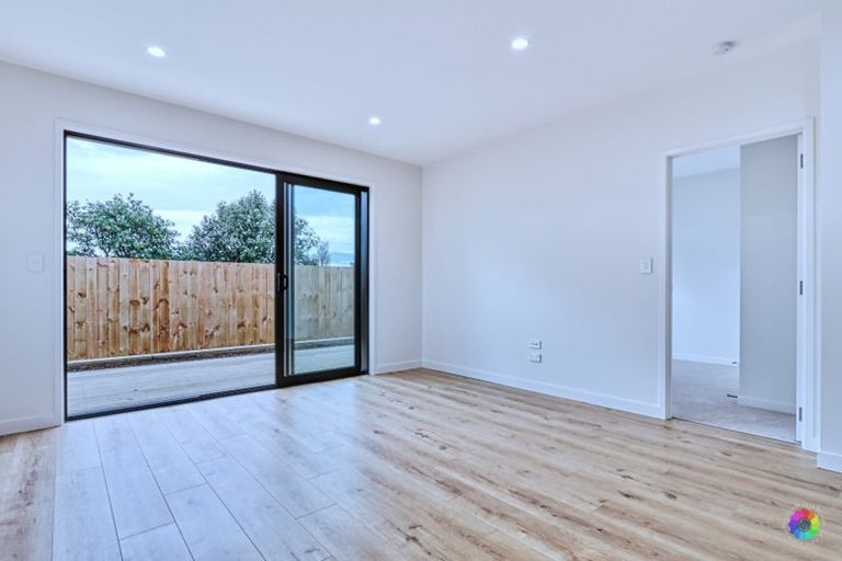 Photo of property in 9d Gulf Crest, Bucklands Beach, Auckland, 2012