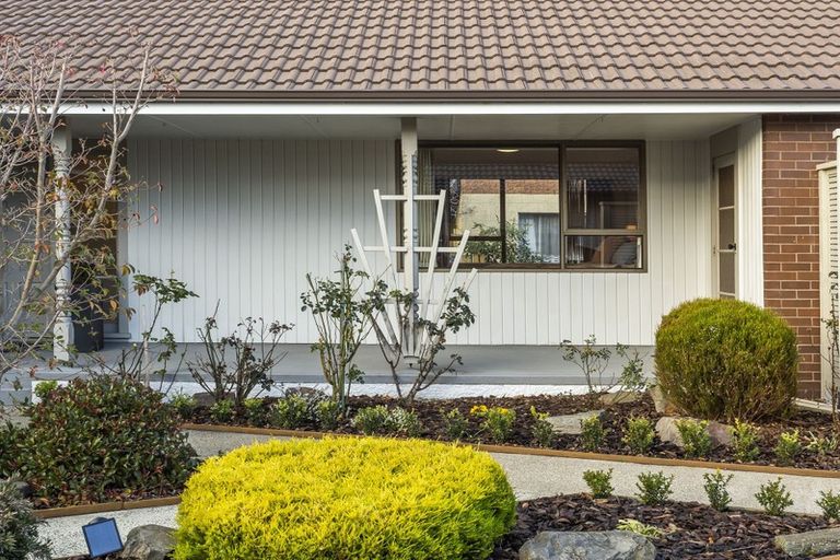 Photo of property in 2 Kent Place, Mosgiel, 9024