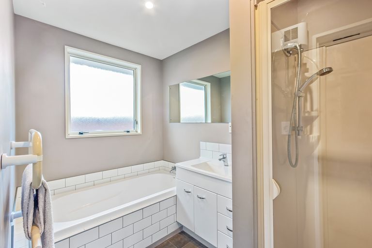 Photo of property in 2/44 Shands Road, Hornby, Christchurch, 8042